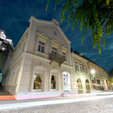 Apartman S Atriom V Historickom Centre Trencin Bagian luar foto