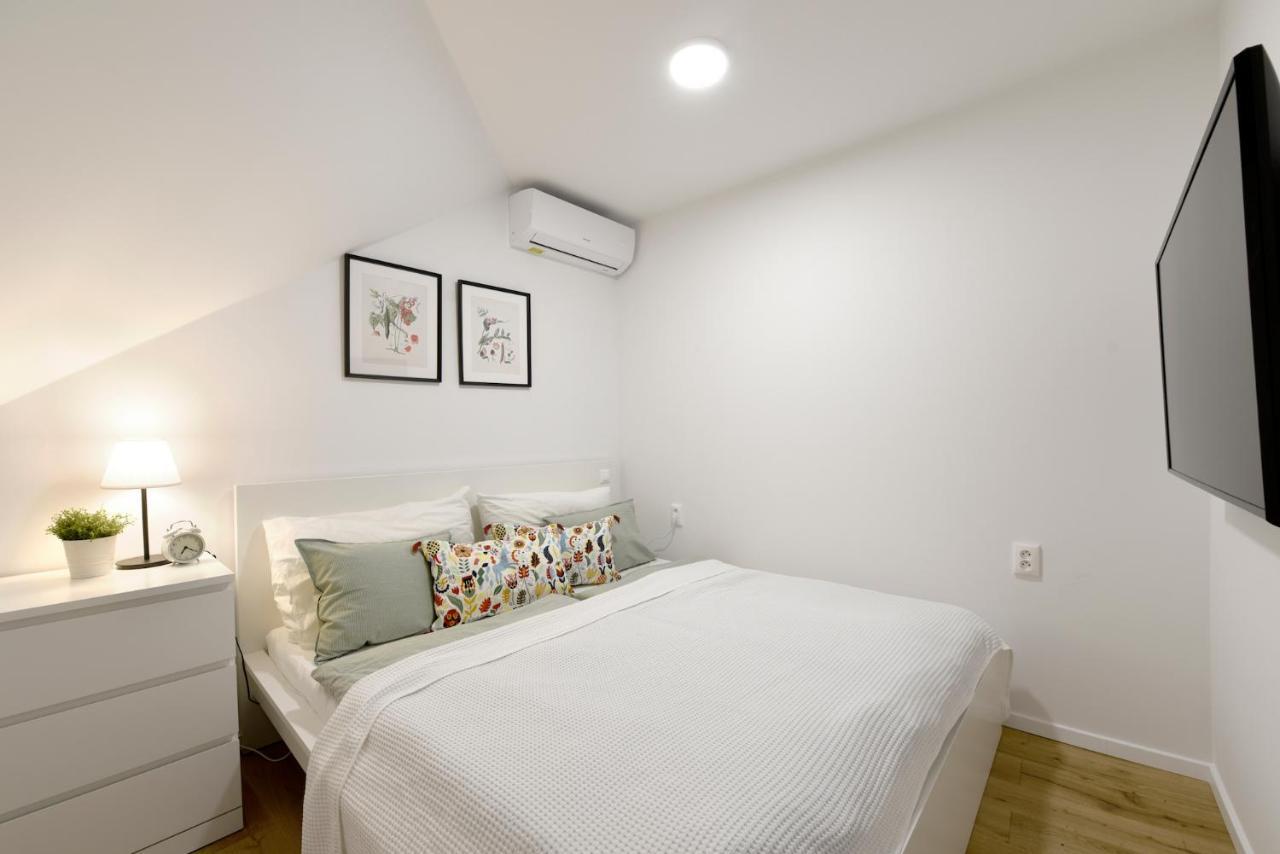 Apartman S Atriom V Historickom Centre Trencin Bagian luar foto